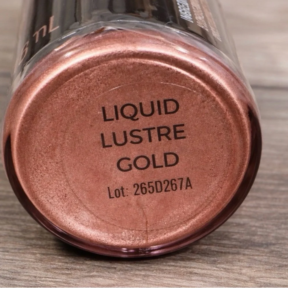 NEW SEALED Makeup Revolution Lustre Gold Liquid‎ Highlighter 0.61 fl oz / 18 mL